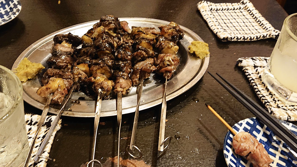 地鶏の焼き鳥の写真